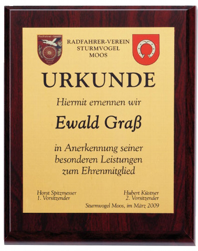 Holztafeln mit Alutafel